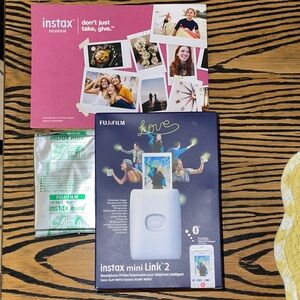 Fujifilm Instax Mini Link 2 in White and Blue